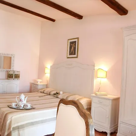 Il Poggio Dei Pettirossi * ベヴァーニャ