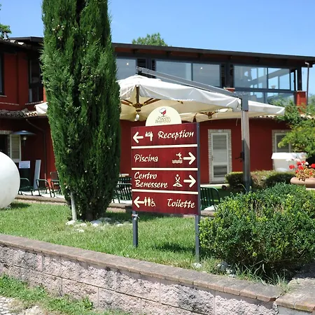 Il Poggio Dei Pettirossi Country house
